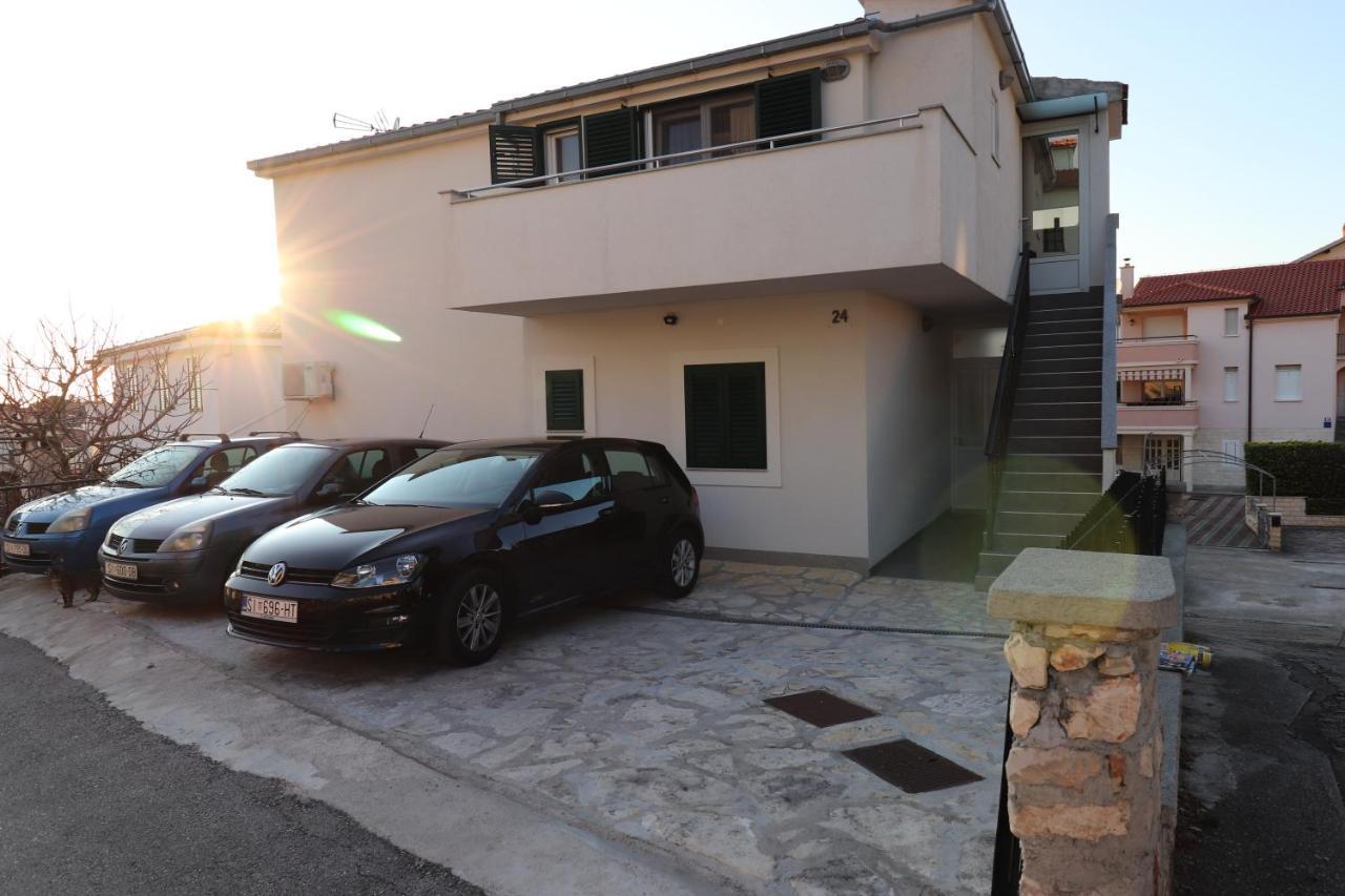 Charming Seaside Apartments Noa & Jakov, Zaboric Sibenik Exteriér fotografie